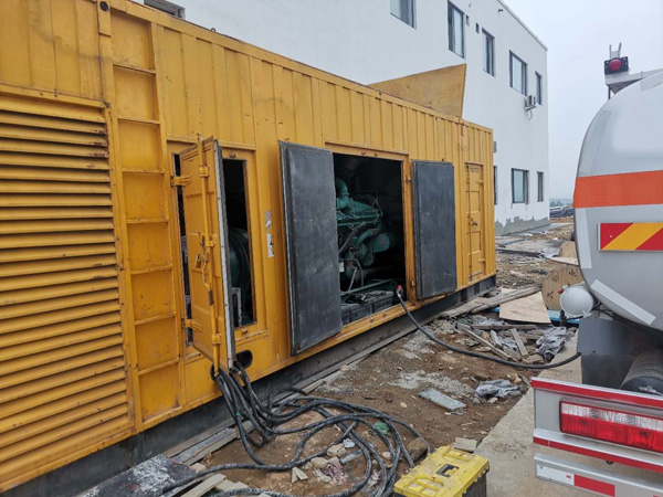 桦川如何在发电机出租合同中约定设备的维修和保养责任？