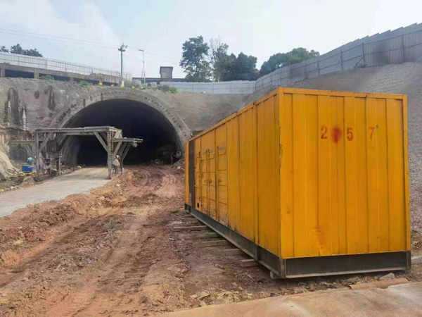 桦川发电机出租自启装置的工作原理是什么？